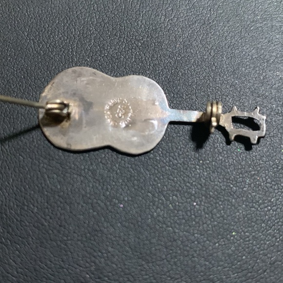 Vintage Abalone Guitar Brooch - Picture 5 of 5